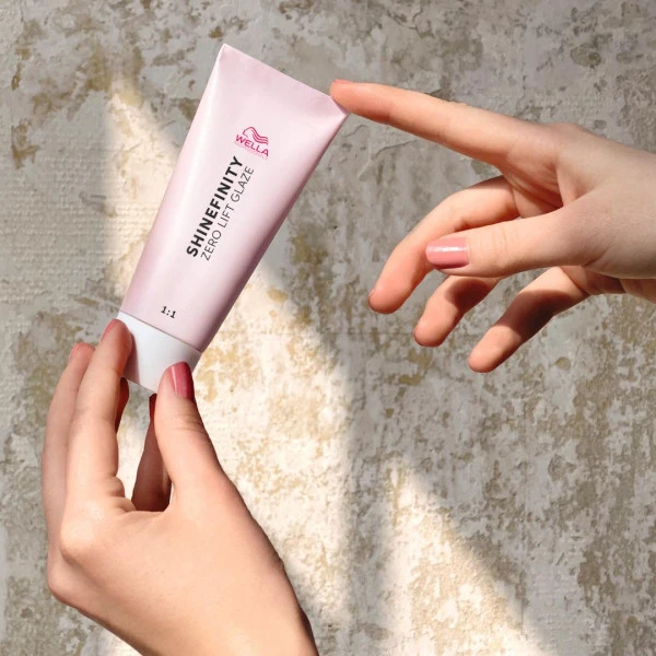 Coloration Gloss Shinefinity 05/98 Stell Orchid Wella 60ML 7 Coloration Gloss Shinefinity 05/98 Stell Orchid Wella 60ML – Image 7